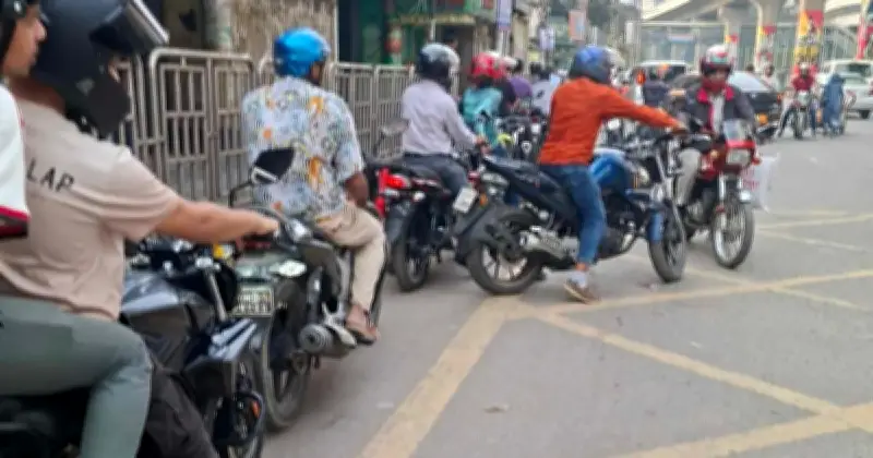 রাজধানীতে জ্বালানি সংকট: পেট্রোল পাম্পে দীর্ঘ লাইন, ভোক্তাদের ভোগান্তি