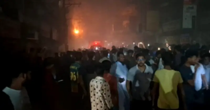 শ্রীপুরে বৈদ্যুতিক ট্রান্সফর্মার বিস্ফোরণে বিদ্যুৎ বিপর্যয়, স্থানীয়রা উদ্বিগ্ন