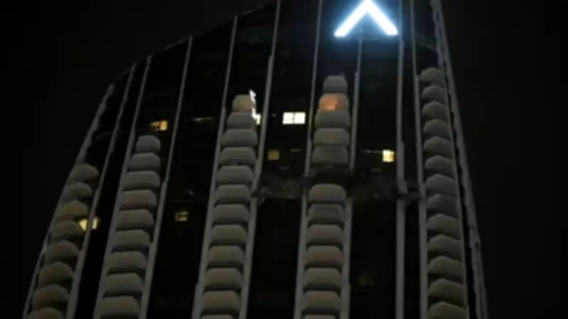 দুবাইয়ে ড্রোন আক্রমণে আগুন, ভারতকে চিঠি; সংসদে হট্টগোলের আভাস