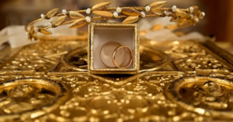 স্বর্ণের দামে বড় কমানো, প্রতি ভরিতে কমেছে ৩ হাজার ৩২৪ টাকা