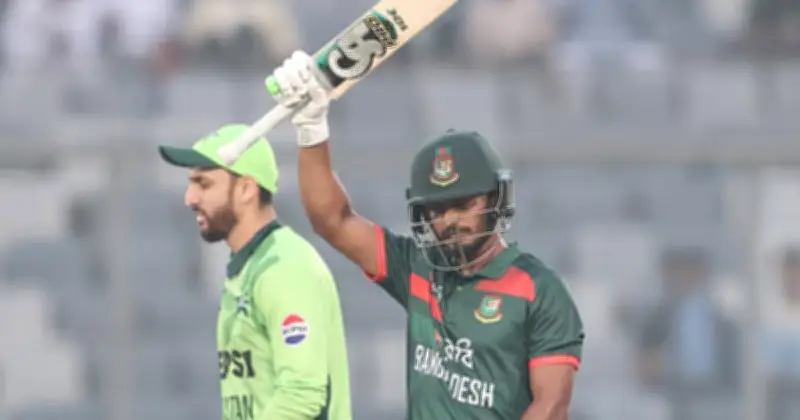 পাকিস্তানের বাজে পারফরম্যান্সে আমিরের তীব্র সমালোচনা, বাংলাদেশের জয়ে বিদ্রুপের শিকার