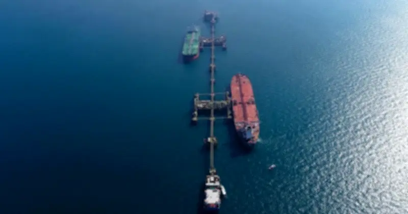 ইরাকে তেল টার্মিনাল বন্ধ, ট্যাঙ্কার হামলা ও বিমান হামলায় উত্তেজনা