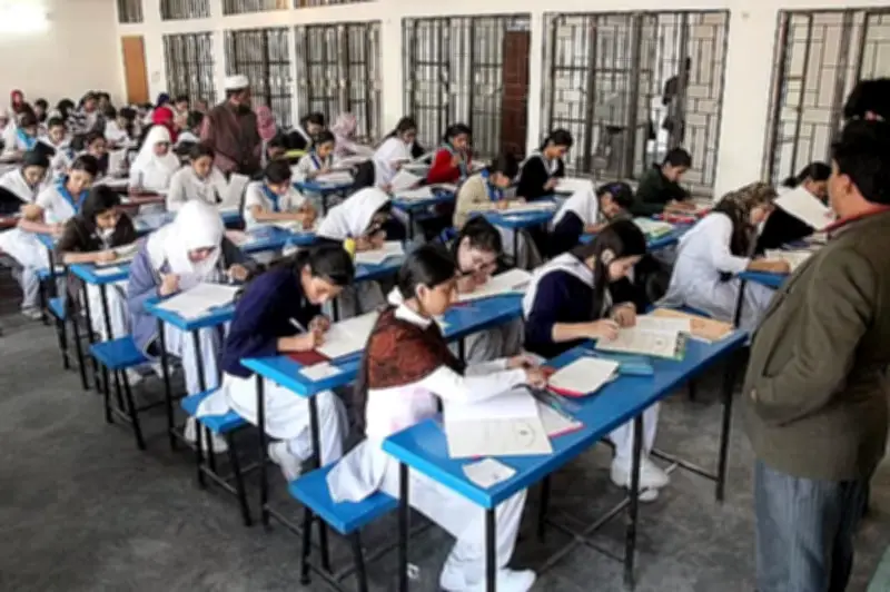 এসএসসি পরীক্ষার ব্যবসায় শিক্ষা: শিল্প, বাণিজ্য ও প্রত্যক্ষ সেবার গুরুত্ব বিশ্লেষণ