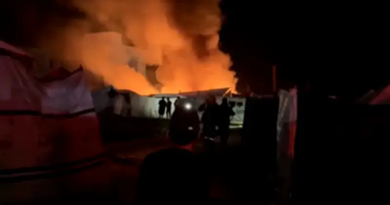 বাহরাইনে ইরানি বাহিনীর জ্বালানি ট্যাংক হামলা, বাসিন্দাদের ঘরে থাকার নির্দেশ