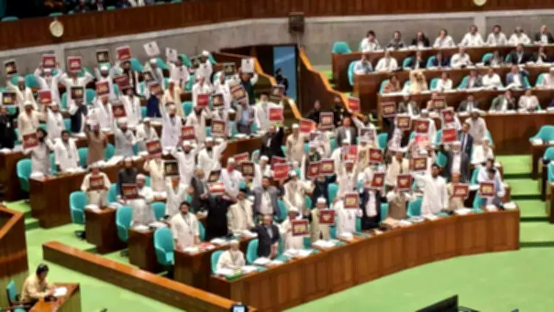 সংসদে রাষ্ট্রপতির ভাষণে বিরোধী দলের ওয়াকআউট, ভোলায় মাদ্রাসা ও এতিমখানায় সৌদি খেজুর বিতরণ