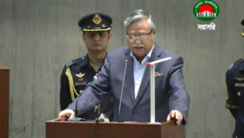 রাষ্ট্রপতির সংসদ ভাষণ: জুলাই গণ-অভ্যুত্থান স্মরণ, সরকারের অগ্রাধিকার ও বিরোধী দলের প্রতিবাদ