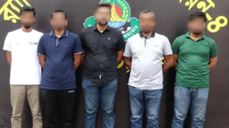 বিদেশি ভুয়া ওয়েবসাইটে প্রতারণা, গ্রেপ্তার ৫: ক্রিকইনফো অ্যাওয়ার্ডে তাসকিনের সেলফি ট্রাজেডি