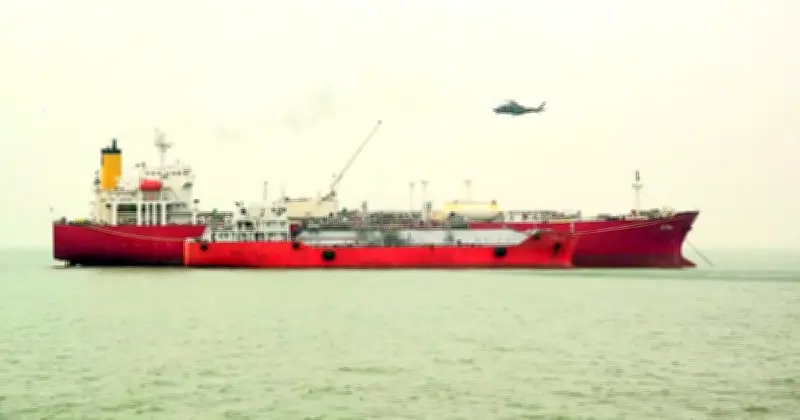 জ্বালানি পরিবহন জাহাজের নিরাপত্তা জোরদার করেছে বাংলাদেশ নৌবাহিনী