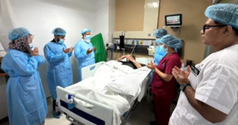 হাসপাতালে মির্জা আব্বাসের শুভেচ্ছা সাক্ষাতে জামায়াত আমির ডা. শফিকুর রহমান