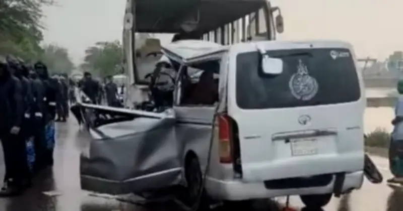 বিয়ের পরের দিনই সড়ক দুর্ঘটনায় নব দম্পতিসহ ১৪ জনের মর্মান্তিক মৃত্যু