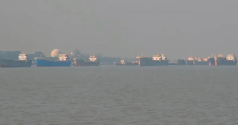 মধ্যপ্রাচ্য সংঘাতে জ্বালানি সংকট: বাংলাদেশের বন্দরে পণ্য খালাসে অচলাবস্থার আশঙ্কা