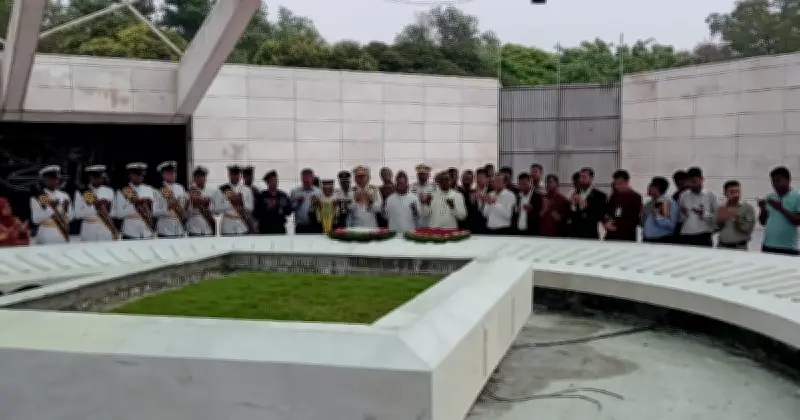 স্পিকার হাফিজ উদ্দিন ও ডেপুটি স্পিকার কায়সার কামালের জিয়া-খালেদা কবরে শ্রদ্ধা