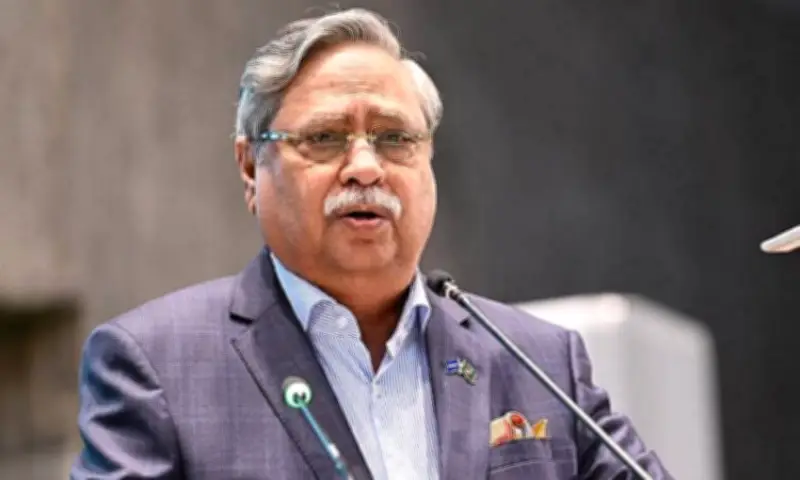 রাষ্ট্রপতির বক্তব্য পাল্টে যাওয়ায় স্মৃতির সঙ্গে রাজনৈতিক বিতর্ক