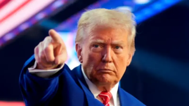 হোয়াইট হাউসে ইরান যুদ্ধ নিয়ে রেষারেষি: ট্রাম্পের সামনে চ্যালেঞ্জ ও রাজনৈতিক মূল্য