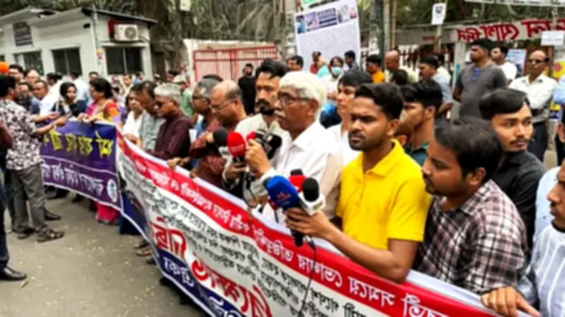 সিংগাইরে মরা গরুর মাংস বিক্রি: সংখ্যালঘু সহিংসতা বন্ধের দাবিতে নেতাদের প্রতিবাদ