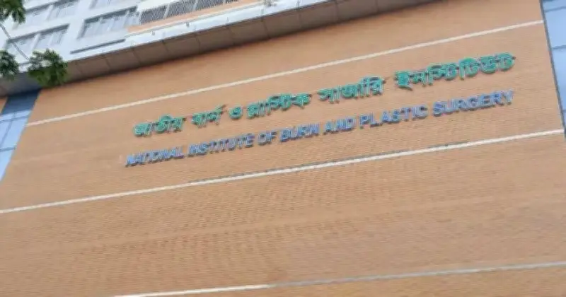 খিলক্ষেতের হোটেলে এসি মেরামতের সময় অগ্নিকাণ্ডে চার কর্মী দগ্ধ, একজনের অবস্থা গুরুতর