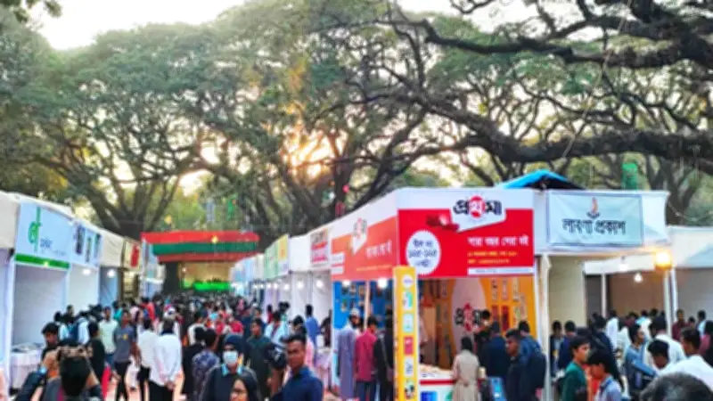 ঈদ পরবর্তী টাকা ফেরত ও চুরির এটিএম কার্ডে কেনাকাটা: প্রকাশকদের নতুন উদ্বেগ