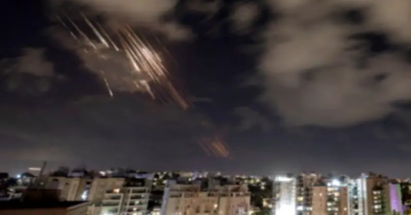 ইরানের নতুন ক্ষেপণাস্ত্র হামলায় ইসরায়েলের উত্তরাঞ্চলে দুই নাগরিক আহত