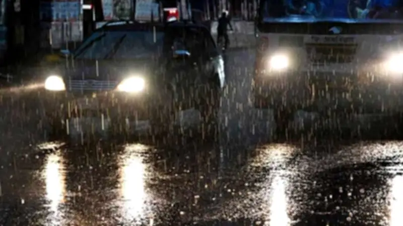 যশোর মসজিদে ইতিকাফে বিদেশিসহ ১৬০০ মুসল্লি, রাজধানীতে ধূলিঝড় ও শিলাবৃষ্টি