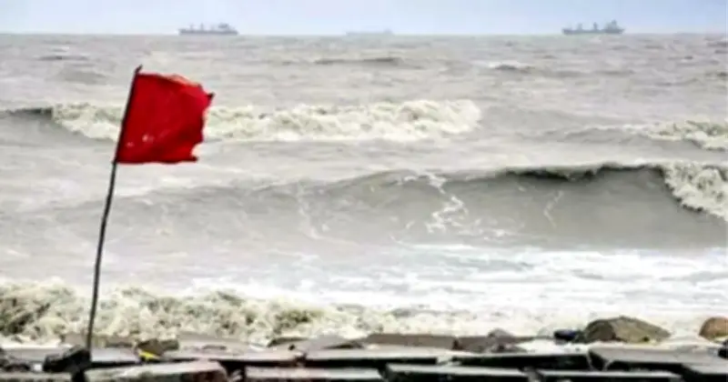 দেশের কয়েক অঞ্চলে ঝড়ো হাওয়া ও বজ্রসহ বৃষ্টির পূর্বাভাস, নৌ হুঁশিয়ারি জারি