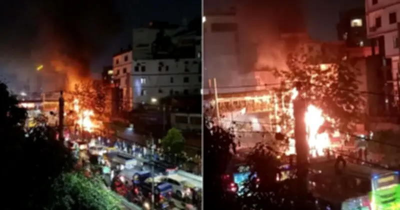 রাজধানীর কুড়িলে নদ্দা ব্রিজের নিচে দোকানে ভয়াবহ অগ্নিকাণ্ড, ফায়ার সার্ভিসের ২ ইউনিট মোতায়েন