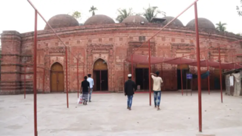 ফরিদপুরের ঐতিহাসিক পাথরাইল দিঘিরপাড় আউলিয়া মসজিদ: ছয় শ বছরের সাক্ষী