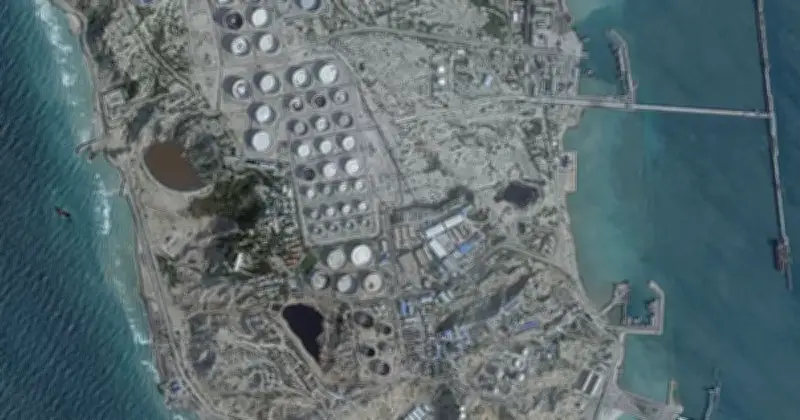 মার্কিন বাহিনীর হামলায় ইরানের খারগ দ্বীপের সামরিক স্থাপনা ধ্বংস, ট্রাম্পের হুঁশিয়ারি