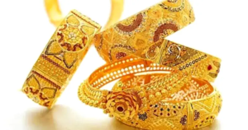 দেশের বাজারে স্বর্ণের দাম কমেছে, নতুন মূল্যে বিক্রি শুরু