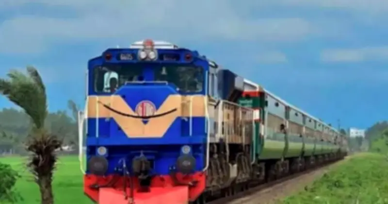 বয়সের ভারে জীর্ণ পশ্চিমাঞ্চল রেলপথ, ঈদযাত্রায় সর্বোচ্চ প্রস্তুতি