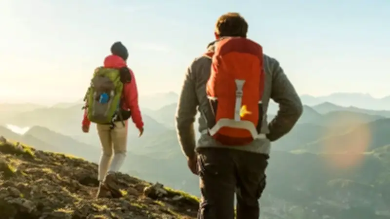 সংসদ সদস্যের সঙ্গে হত্যা মামলার আসামির সেলফি: বনে ছেড়ে যাওয়া ট্রেন্ড ও ডিভোর্সের নতুন রূপ