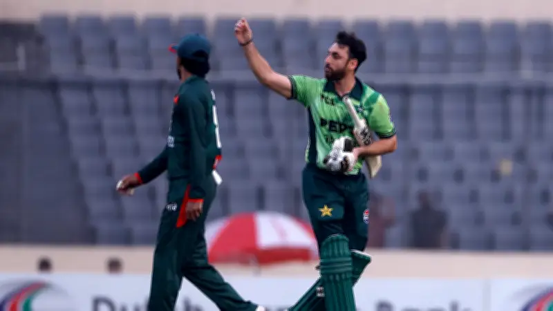 বিতর্কিত রানআউটে সালমান আগার ক্ষোভ, মিরাজের মানসিকতা নিয়ে প্রশ্ন