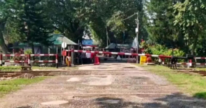 ঈদুল ফিতরে হিলি স্থলবন্দরে ১০ দিন আমদানি-রপ্তানি বন্ধ, যাত্রী চলাচল স্বাভাবিক