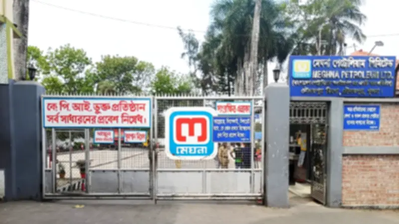 খুলনাসহ ১৫ জেলায় তেল সরবরাহ বন্ধ: সরকারের প্রতিক্রিয়া ও বিএনপির অবস্থান