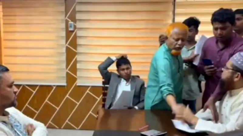 নিয়োগ পরীক্ষার খাতা ছিনতাই, ৯ বিএনপি নেতা অভিযুক্ত; পিতা হত্যার বিচার চাইলেন সন্তান