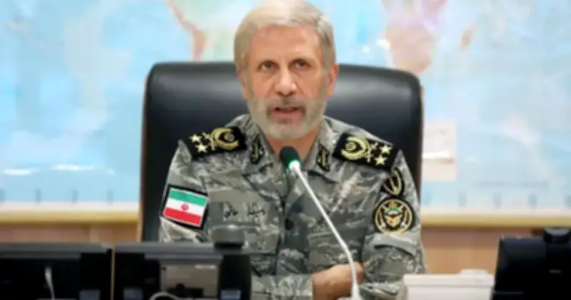 ইরানের নৌবাহিনীর যুদ্ধজাহাজ আইআরআইএস দেনা হামলার প্রতিশোধের ঘোষণা