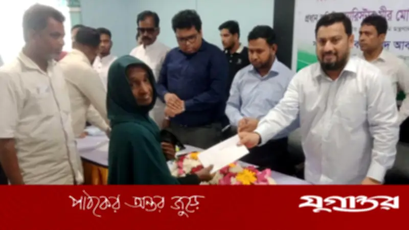 প্রধানমন্ত্রীর কর্মদক্ষতায় বিশ্বাসী ভূমি প্রতিমন্ত্রী, হাটহাজারিতে জাকাত বিতরণ অনুষ্ঠানে বললেন