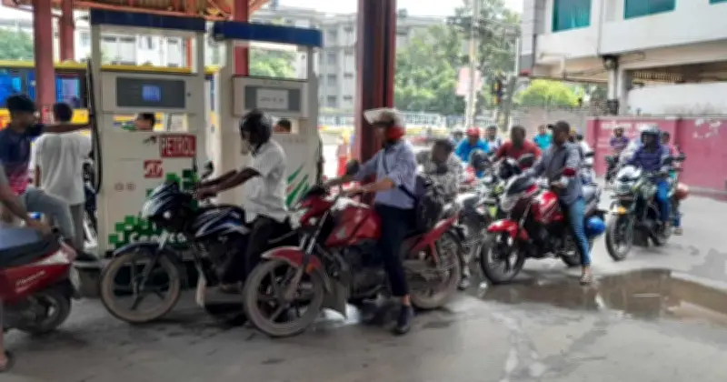 ঈদযাত্রায় জ্বালানি সংকটের শঙ্কা: পাম্পে রেশনিং, দীর্ঘ লাইন ও পরিবহন বন্ধের আশঙ্কা