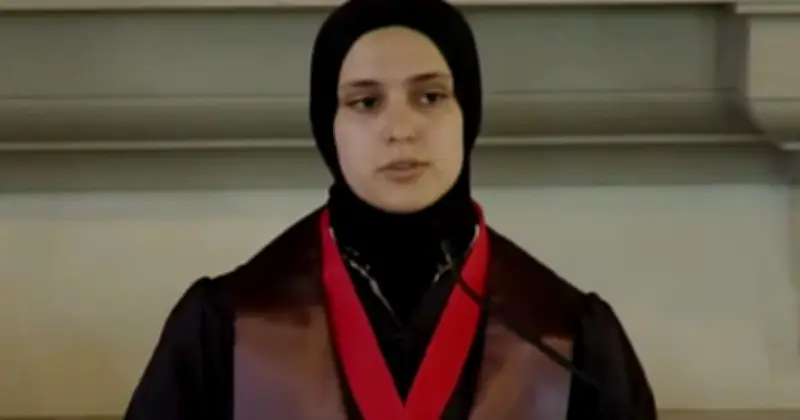 ট্রাম্প প্রশাসনের অন্যায়ের প্রতিবাদে হোয়াইট হাউস কমিশনের একমাত্র মুসলিম নারী সদস্যের পদত্যাগ