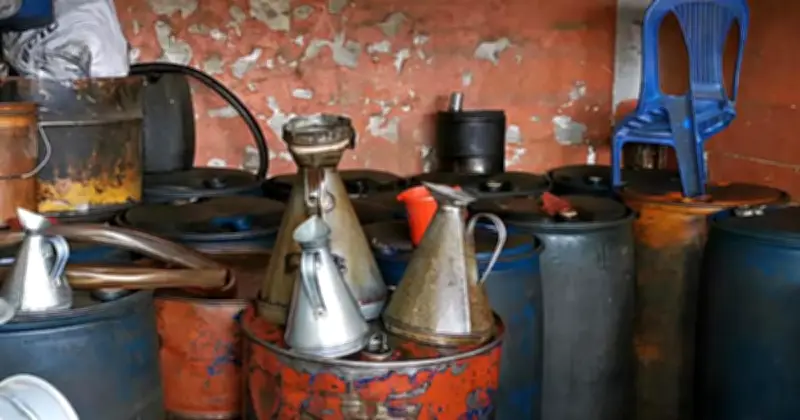 পাবনায় গোয়ালঘরে অবৈধ জ্বালানি মজুত, ২৫ হাজার টাকা জরিমানা