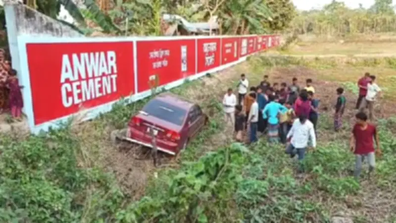 নৌ কর্মকর্তার প্রাইভেটকার খাদে পড়ে শিশুর মৃত্যু, রাজধানীতে মাদক কারবারি আটক