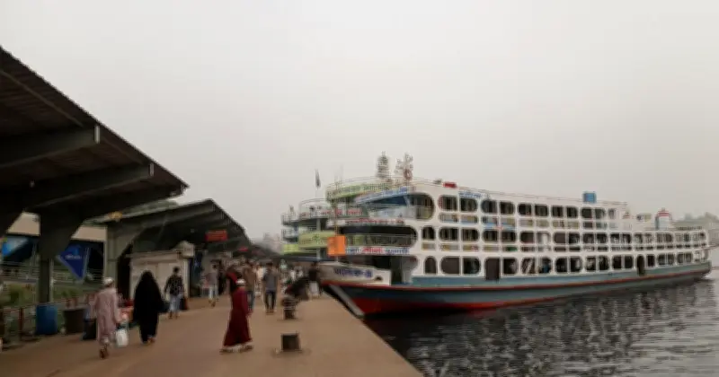 পদ্মা সেতুর পরেও ঈদযাত্রায় লঞ্চের কেবিনে চাহিদা তুঙ্গে, তবে জ্বালানি সংকটে শঙ্কা