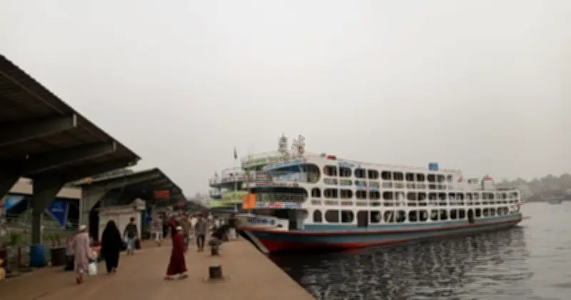 পদ্মা সেতু উদ্বোধনের পর নদীপথে যাত্রী কমেছে অর্ধেকের বেশি, ঈদে জ্বালানি সংকটে নতুন চ্যালেঞ্জ