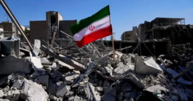 ইরানের আইআরজিসির মার্কিন ব্যাংকে হামলার দাবি, হরমুজ প্রণালি উত্তেজনা