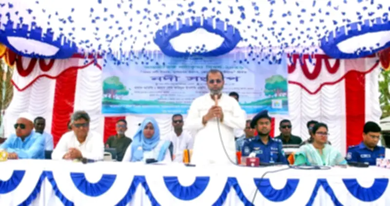 বিএনপির দায়িত্ব নেওয়ার পর নদী খনন শুরু, বিরোধী এলাকায় ঈদ ত্রাণ বিতরণে বাদ