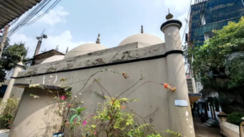 বরিশালের ঐতিহাসিক ফকিরবাড়ি মসজিদ: দুই শতাব্দীর ধর্মীয় সম্প্রীতির সাক্ষী