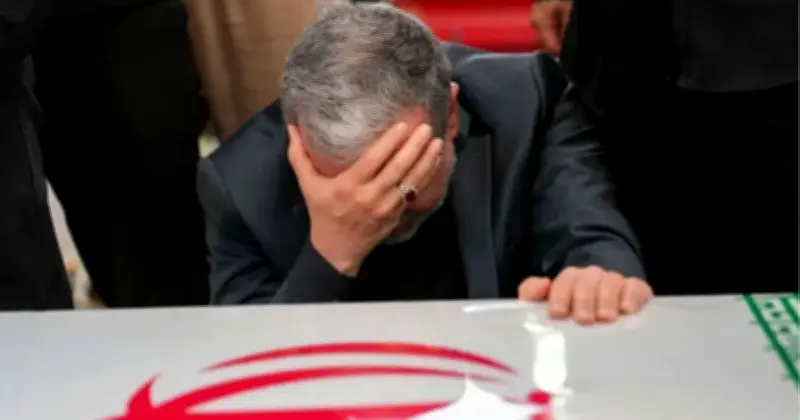 ইসরায়েলের হামলায় ইরানের দুই জ্যেষ্ঠ গোয়েন্দা কর্মকর্তা নিহত, ৪০০ দফার আক্রমণ চালানো হয়েছে