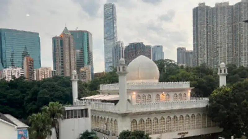 প্রবাসে রমজানের স্মৃতি: পরিবার ছাড়া ইফতারের জমাট অনুভূতি