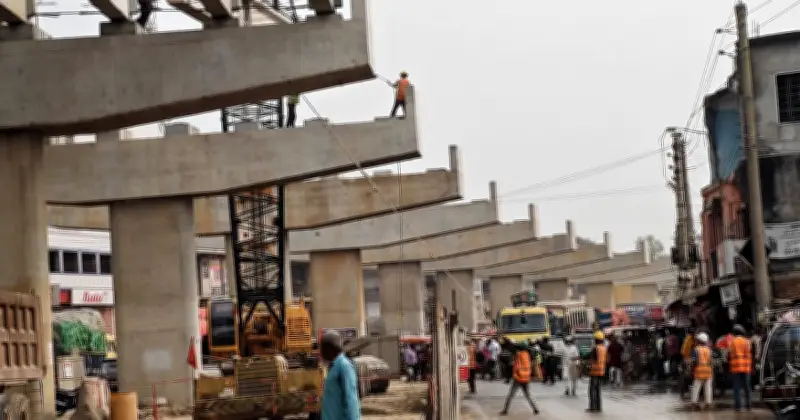গাইবান্ধার গোবিন্দগঞ্জে ছয় লেন ও উড়ালসড়ক নির্মাণে দীর্ঘ যানজট, ঈদে পরিস্থিতি উদ্বেগজনক