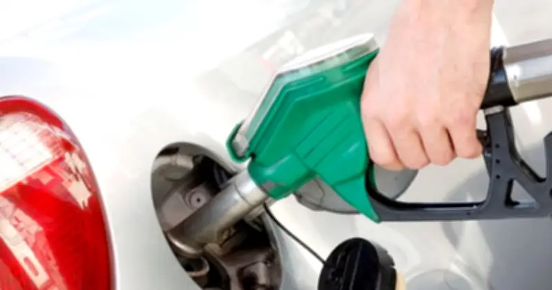 জ্বালানি সংকটে মূল্য নির্ধারণ: দক্ষতা বনাম ন্যায্যতার চিরন্তন দ্বন্দ্ব