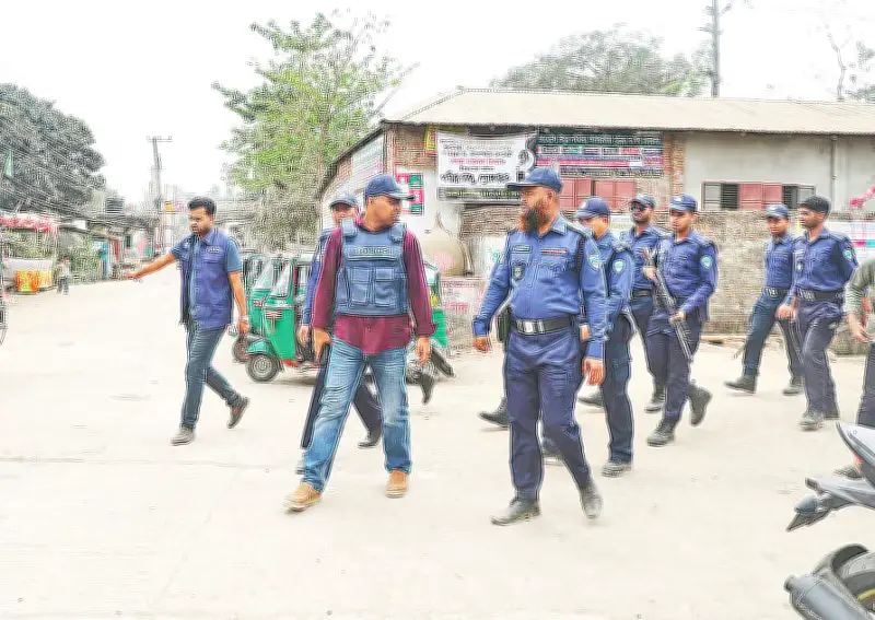 সীতাকুণ্ডের জঙ্গল সলিমপুরে যৌথ বাহিনীর অভিযান: এখন প্রশাসনের নিয়ন্ত্রণে